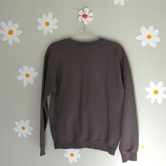 🎄 Charlie Brown Gray Christmas Sweater - Picture 2 of 9